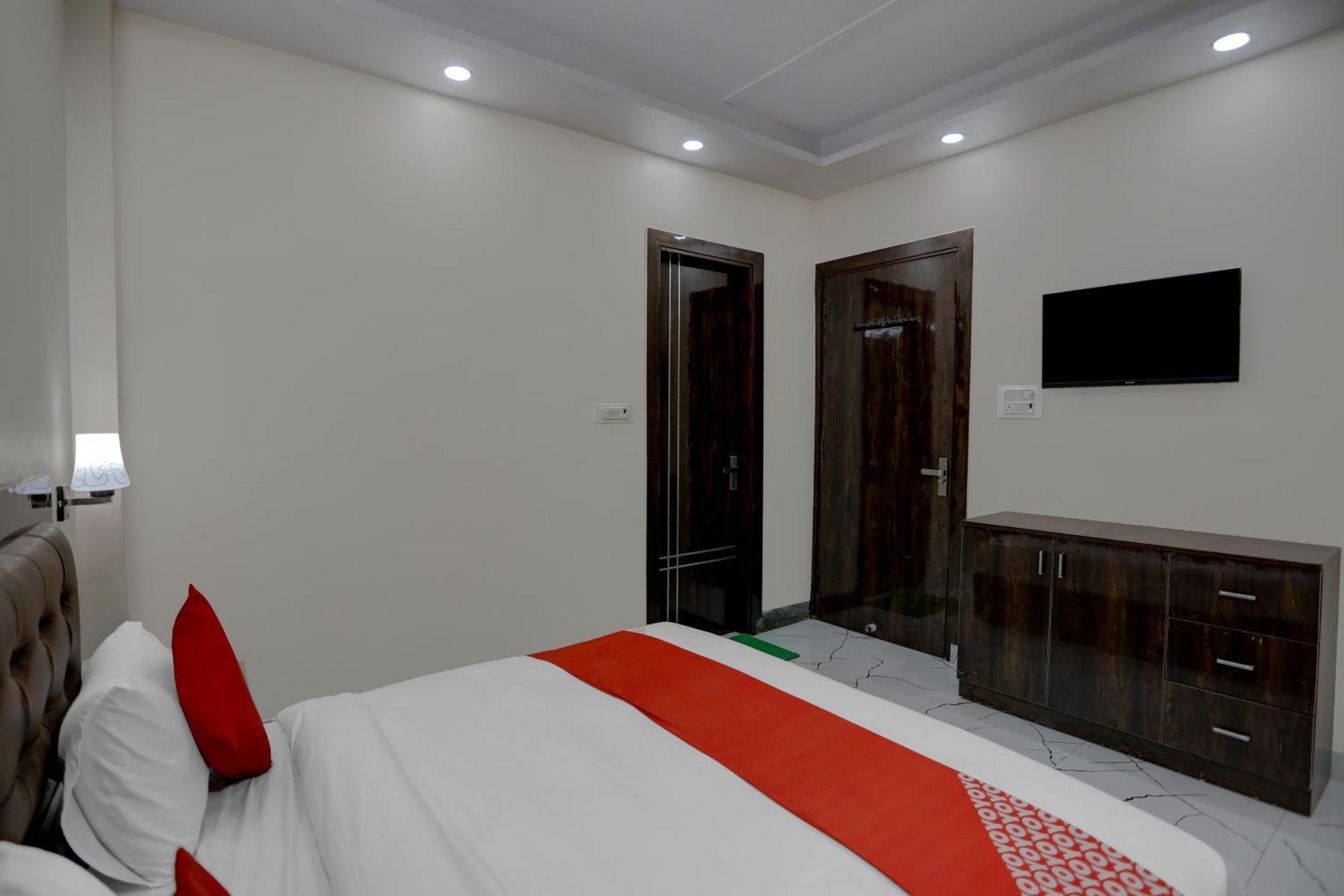 Hotel O Diamond Inn Ню Делхи Екстериор снимка